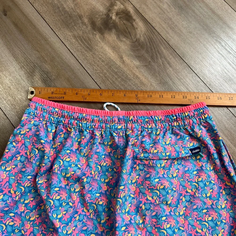 Chubbies Mens Floral Swim Trunks Blue Pink Tropical Print Shorts L Bin E-100